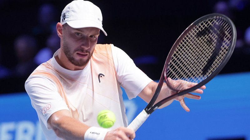 Misolic Trains with Tennis Legend