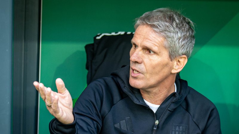 How would you line up LASK against AEK Athens?