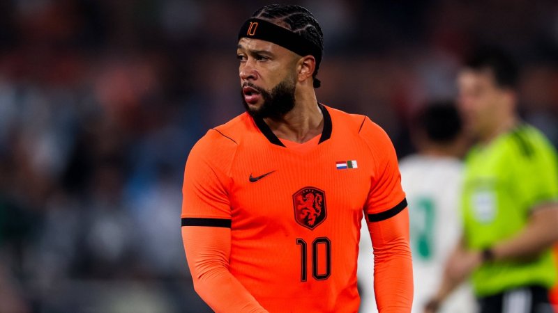 Out in Brazil: Netherlands star Depay a free agent again