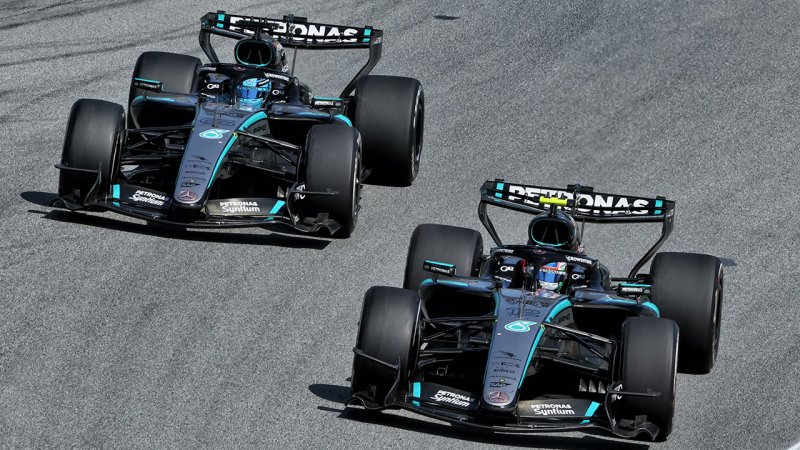 Mercedes Sets Benchmarks in First Spielberg Practice
