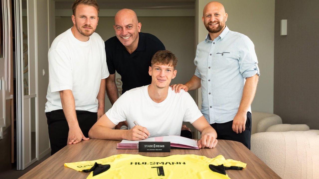 Goalkeeper to Reims - Record Transfer for Hartberg!