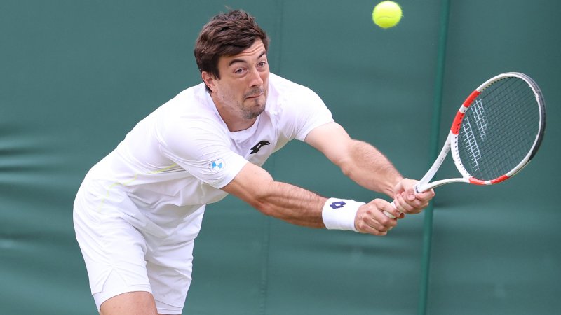 Wimbledon LIVE: Sebastian Ofner - Hamad Medjedovic