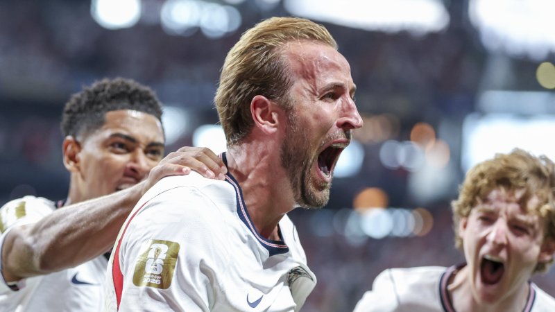 Video: Kane fires England into World Cup last 16