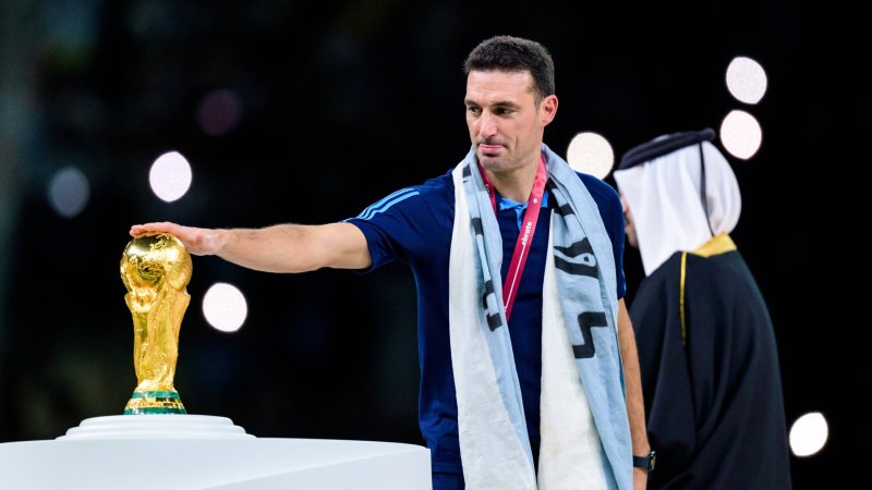 World Champion Coach Close to Extension