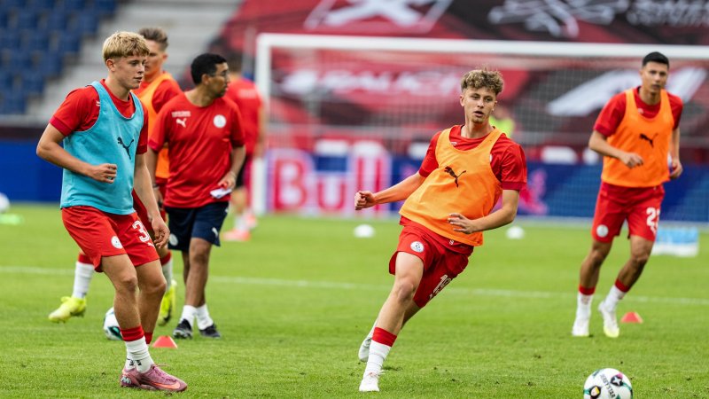 Young Violets sign defender from Liefering