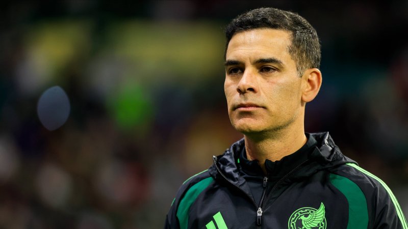 Official: Ex-Barca star takes over Mexico's national team