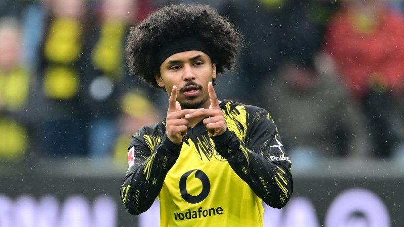 Dortmund rejects first Barca offer for Adeyemi