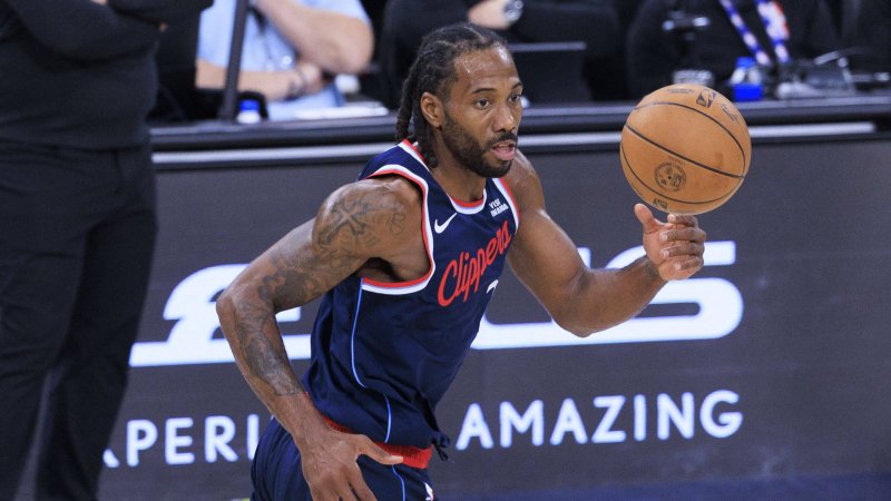 Teammate for Pöltl: Leonard returns to Raptors