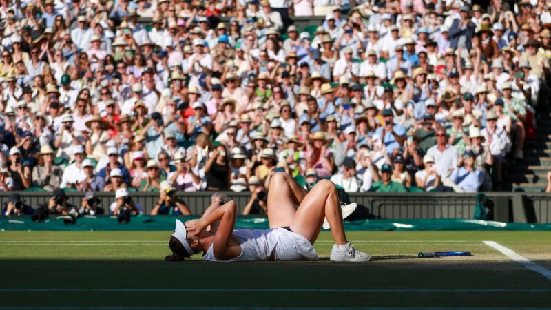 Nosková Wins First Grand Slam: An Evening Full of Tears