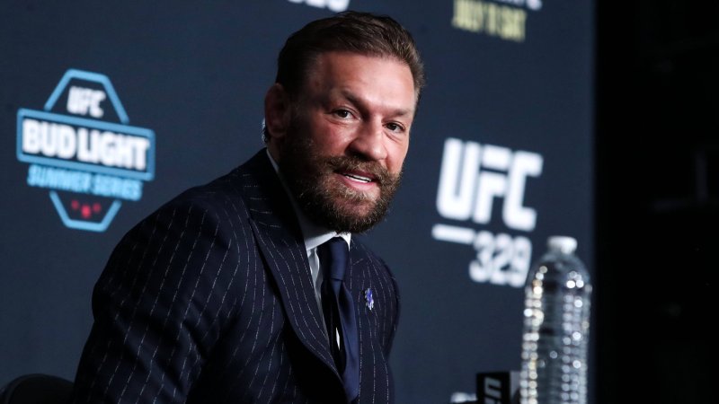 TKO after one minute! McGregor's UFC comeback ends abruptly