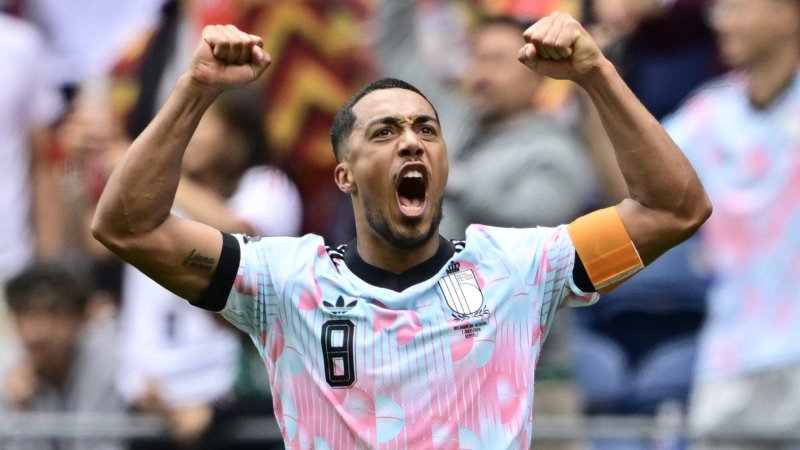 ManUnited close to signing Belgium captain