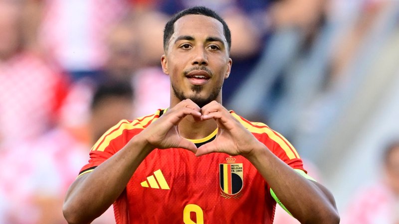 Confirmed! Manchester United Sign Belgium Captain