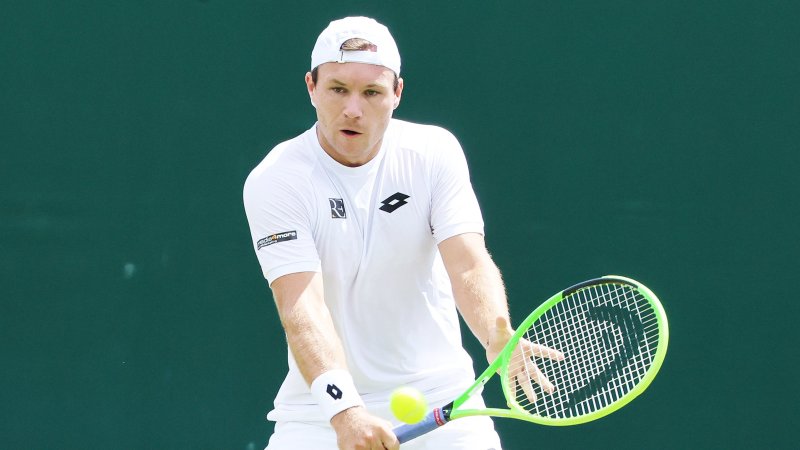 Miedler storms into Gstaad final with new partner