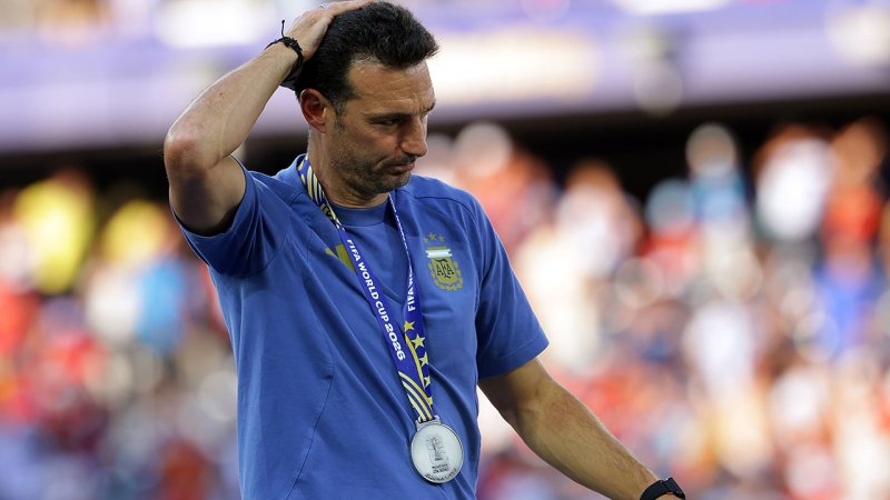 Scaloni Weeps: "Today We Must Be Great in Defeat"