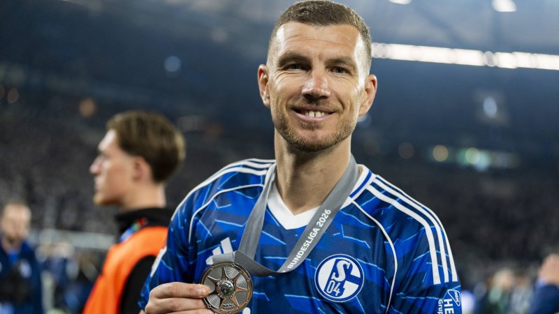 Top Salary Awaits: Muslic's Club Wants to Extend with Star Striker
