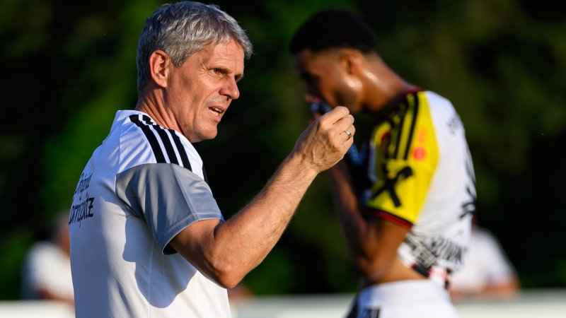 Rapid dedicates stadium sector to Didi Kühbauer