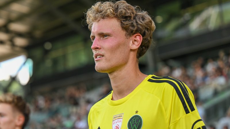Wacker Goalie Pays Dearly for Debut