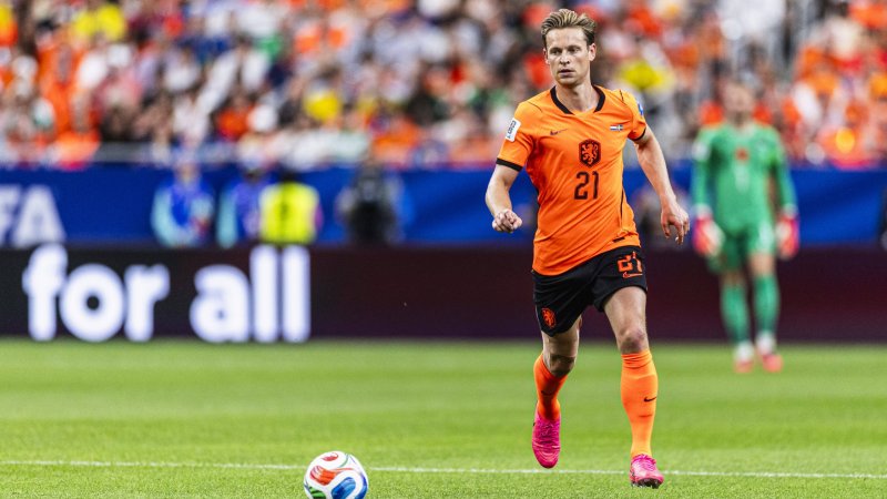 After World Cup Injury: Barca to Miss De Jong For Now