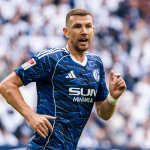Veteran Striker Extends Contract with Promoted Schalke 04
