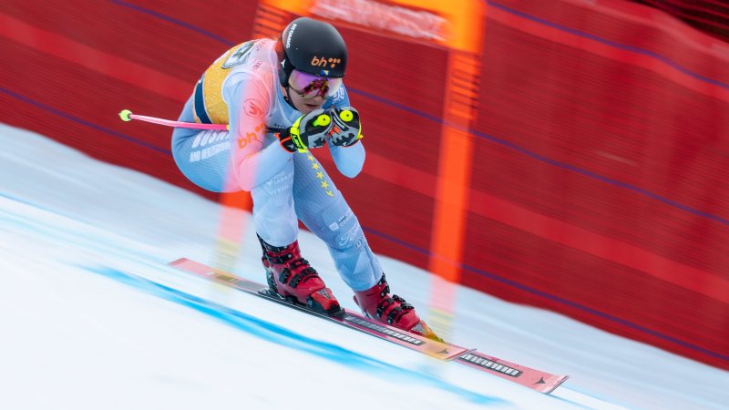 Bad Fall! World Cup Downhill Skier Breaks Leg