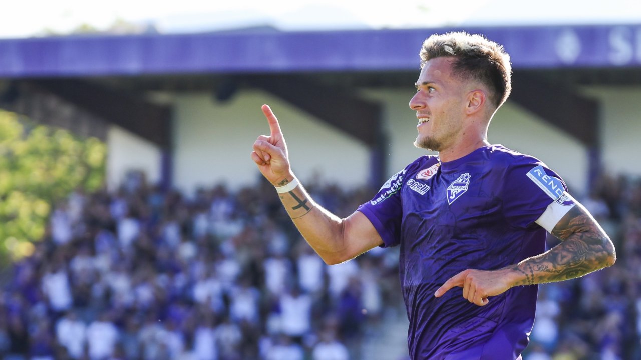Bitter Blow: Austria Salzburg Captain Breaks Arm After Scoring