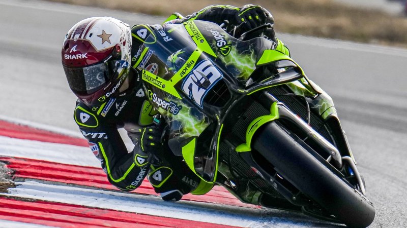 Spaniard continues incredible MotoGP streak in Silverstone