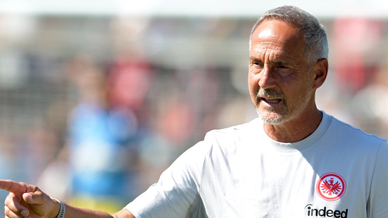 Eintracht Frankfurt: Hütter Likely Takes Drastic Action