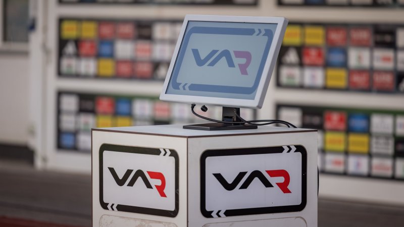 VAR Revolution? UEFA wants to "step back somewhat"