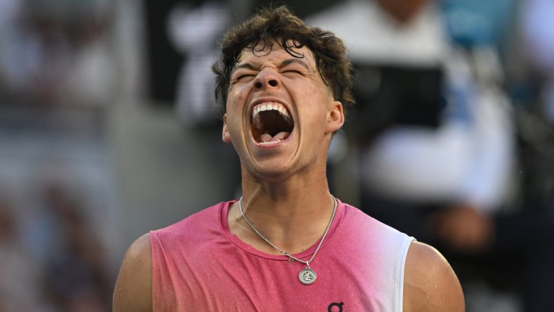 Shelton defends title in Montreal