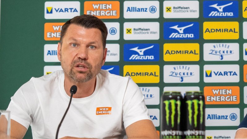 Katzer discusses further departures: "A fine line"