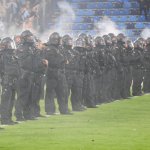 DFB-Pokal: 35 Police Officers Injured at Derby – Multiple Arrests