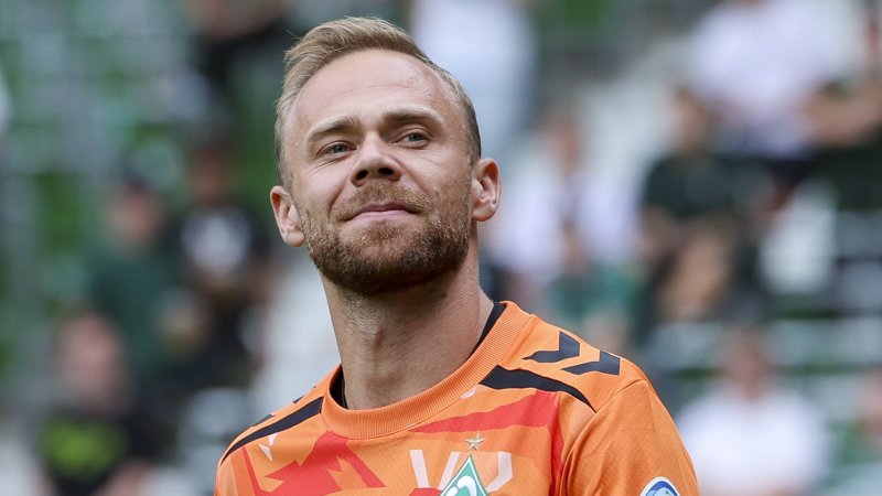 Alex Schlager makes competitive debut for Werder Bremen