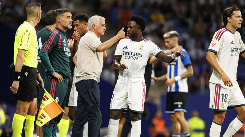 "Vini is bullied" - Mourinho backs star player