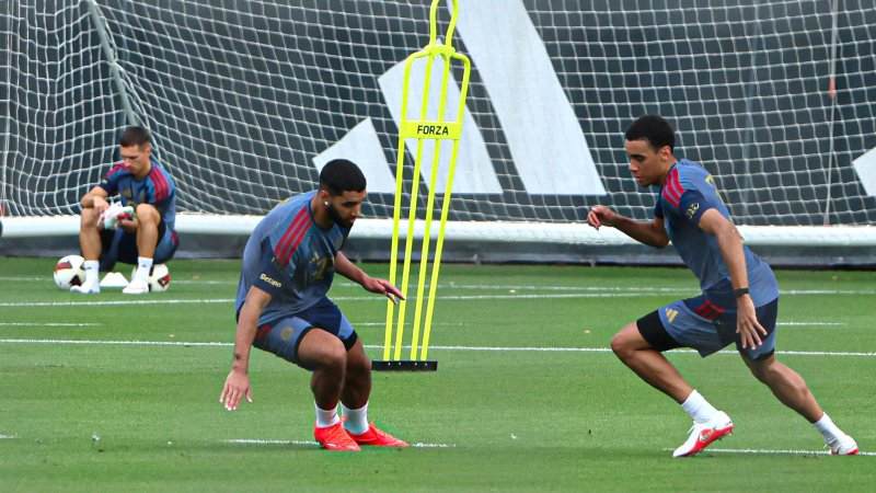 FC Bayern Munich: Two "flops" on the verge of departure