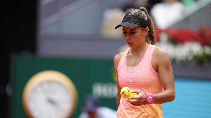Grabher suffers clear defeat in Philadelphia semifinals