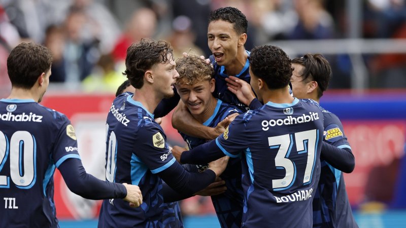 Wanner Scores First in PSV's Rout