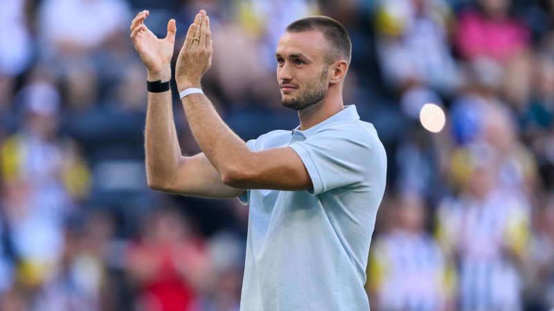 VIDEO: The Tall Man in a Mini! Kalajdzic back in Linz