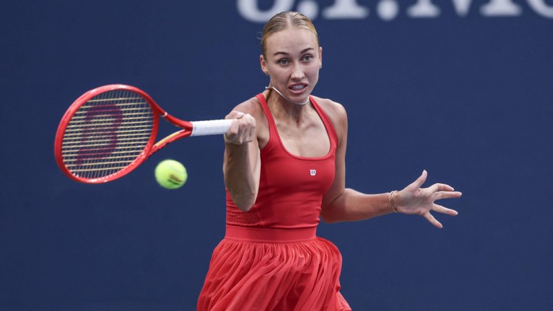 Despite wobble: Potapova reaches US Open third round