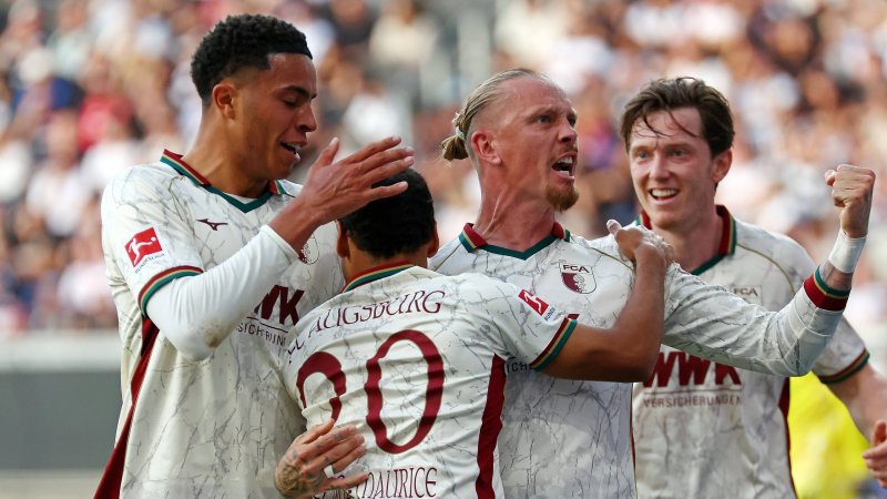 Bitter Defeat for Hütter! Augsburg Storms to Top of the Table