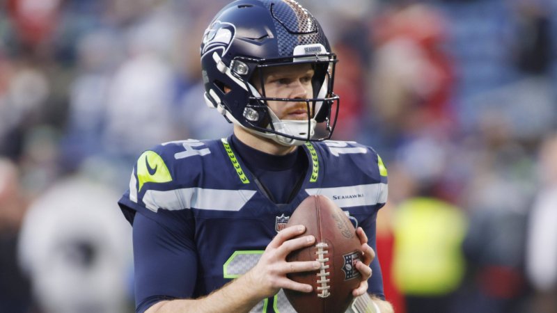 Super Bowl QB injured just minutes after NFL season starts!