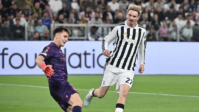 Nikolas Polster Blunders Twice Against Juventus