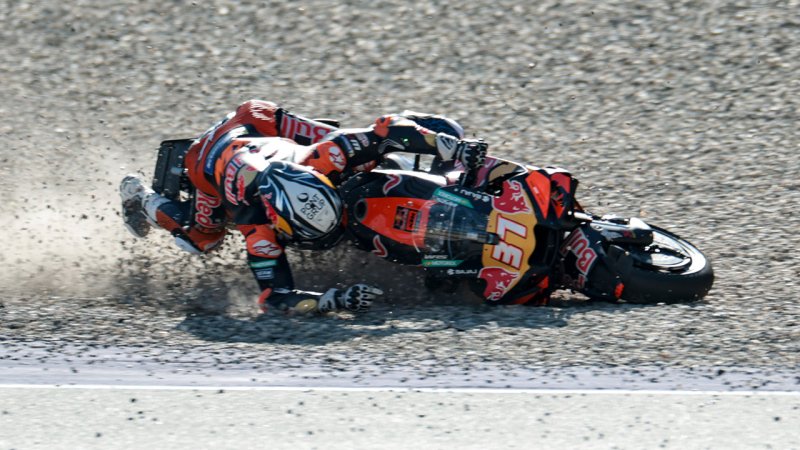 Acosta Drama! KTM Star Throws Away Sprint Victory in the Gravel