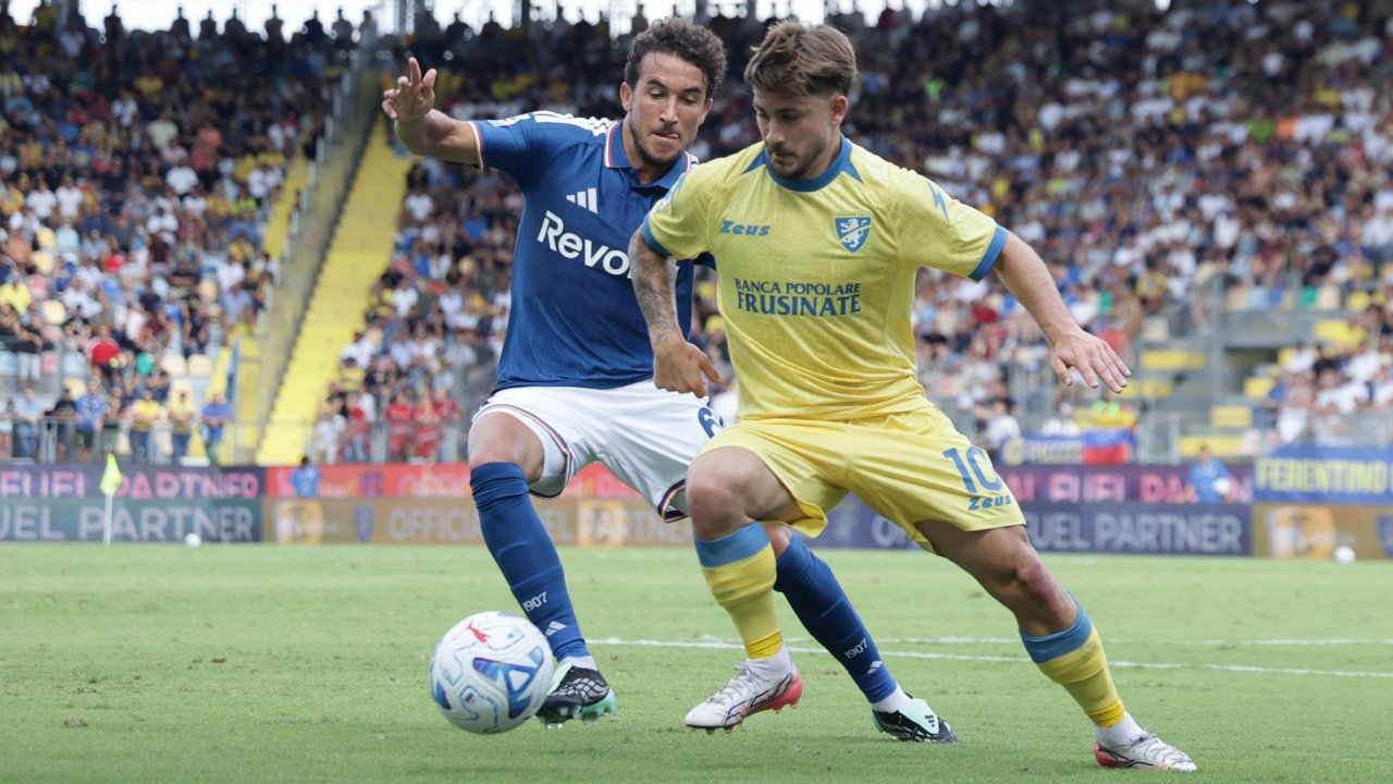 Schmid's assists propel Frosinone into top tier