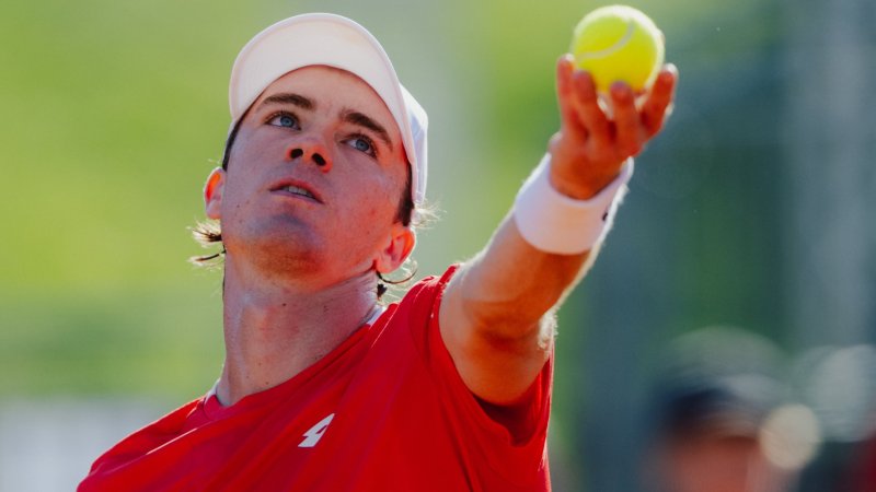 Lukas Neumayer Masters Opening Match Against Local Favourite