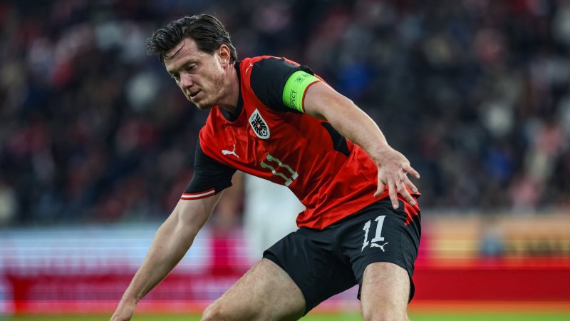 On His Captain's Debut! Gregoritsch Forced Off Injured