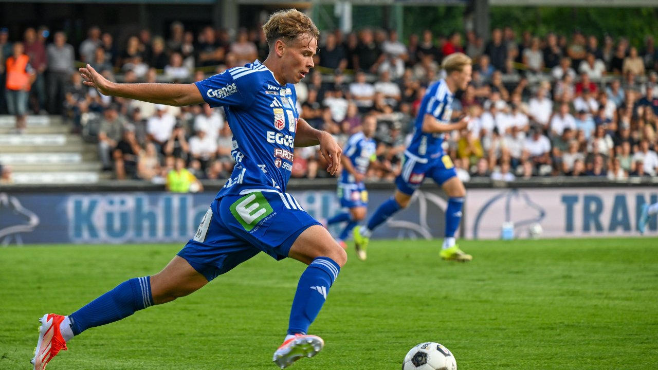 Serious Knee Injury for Hartberg Defender