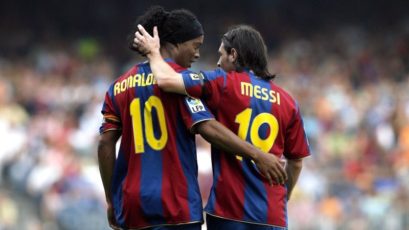 Sneijder Makes Statement: Ronaldinho "Technically Stronger Than Messi"