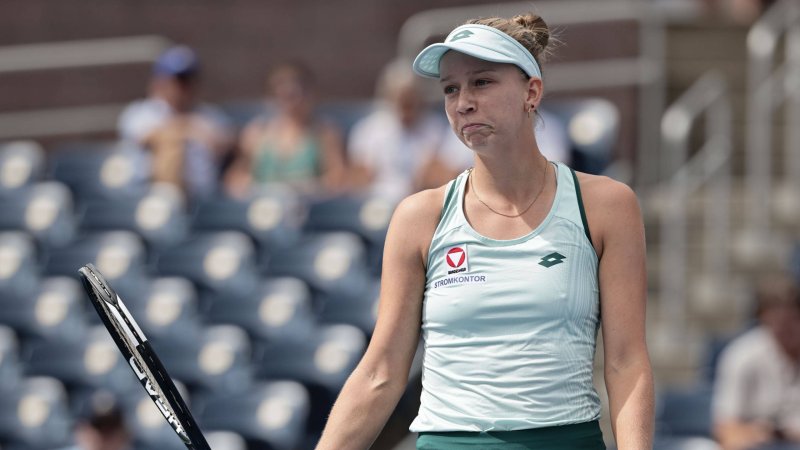 Sinja Kraus Outplayed in Porto Semi-Final