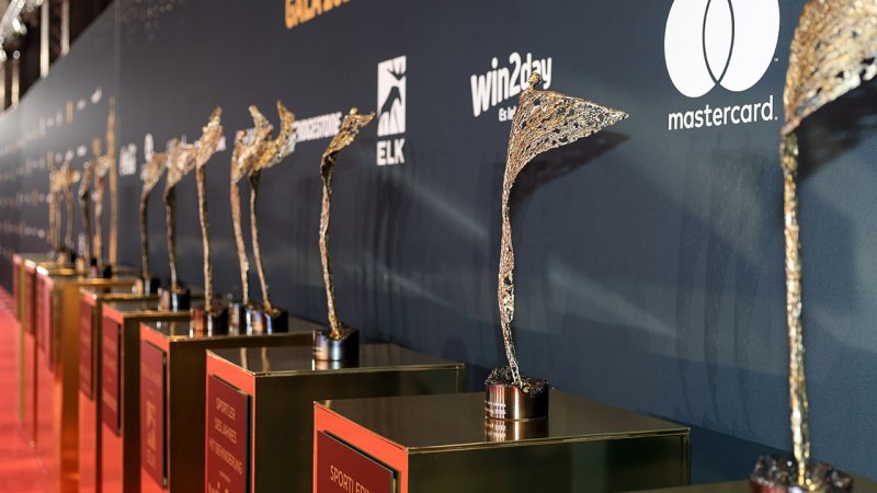 Who gets the NIKI? YOU vote for the Breakthrough Athlete of the Year!