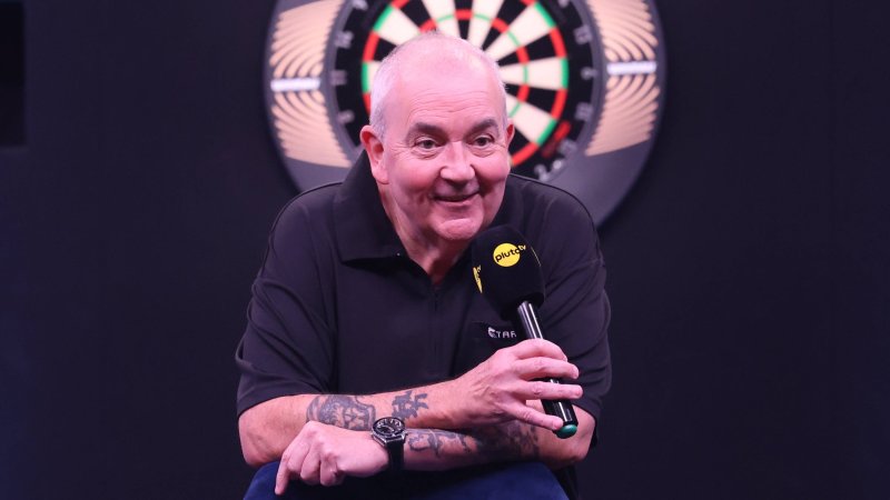 Darts Legend Phil Taylor Makes Comeback!